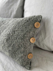 Grayson Pillow (Crochet)