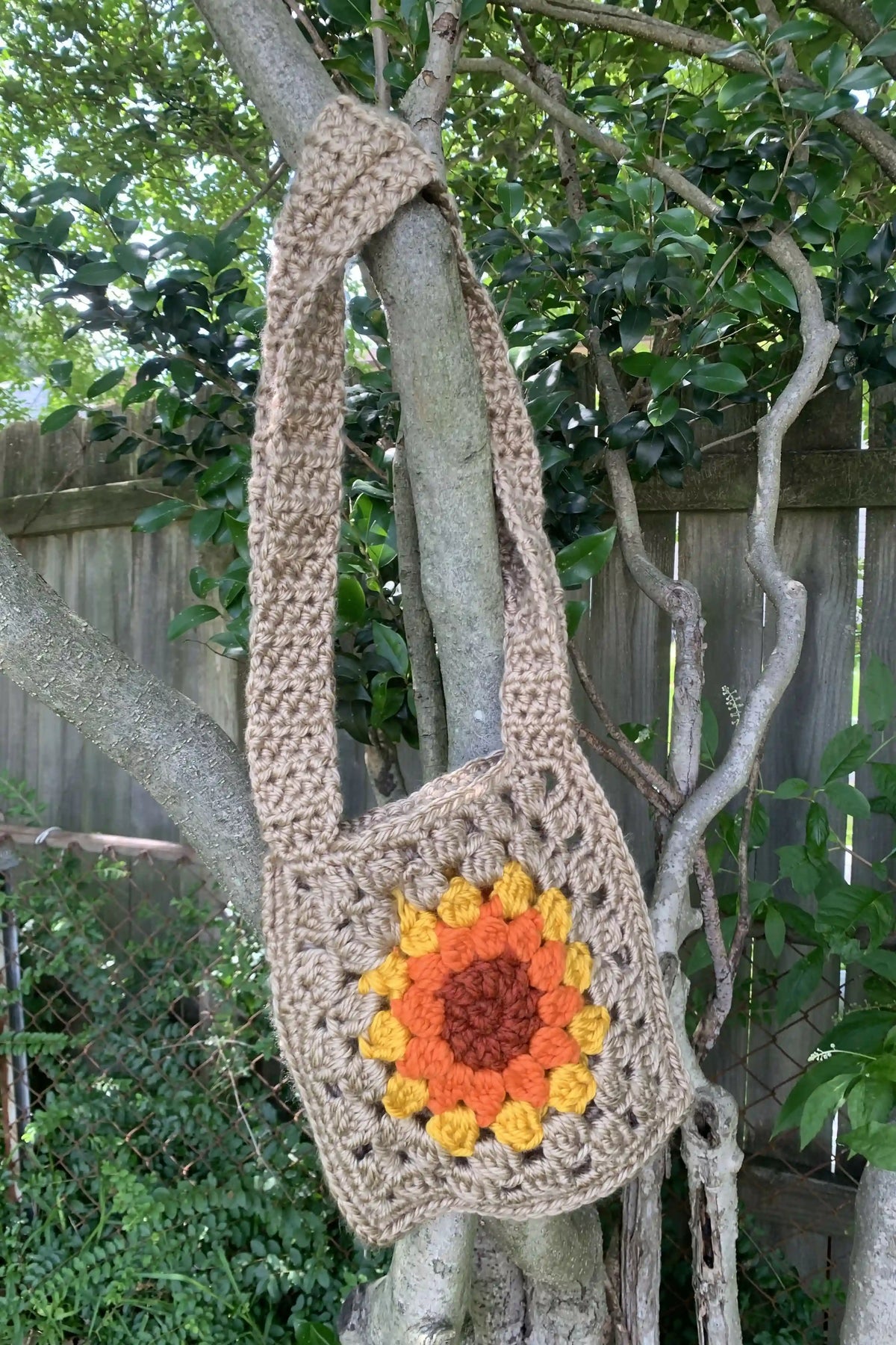 Black Eyed Susan Satchel (Crochet)