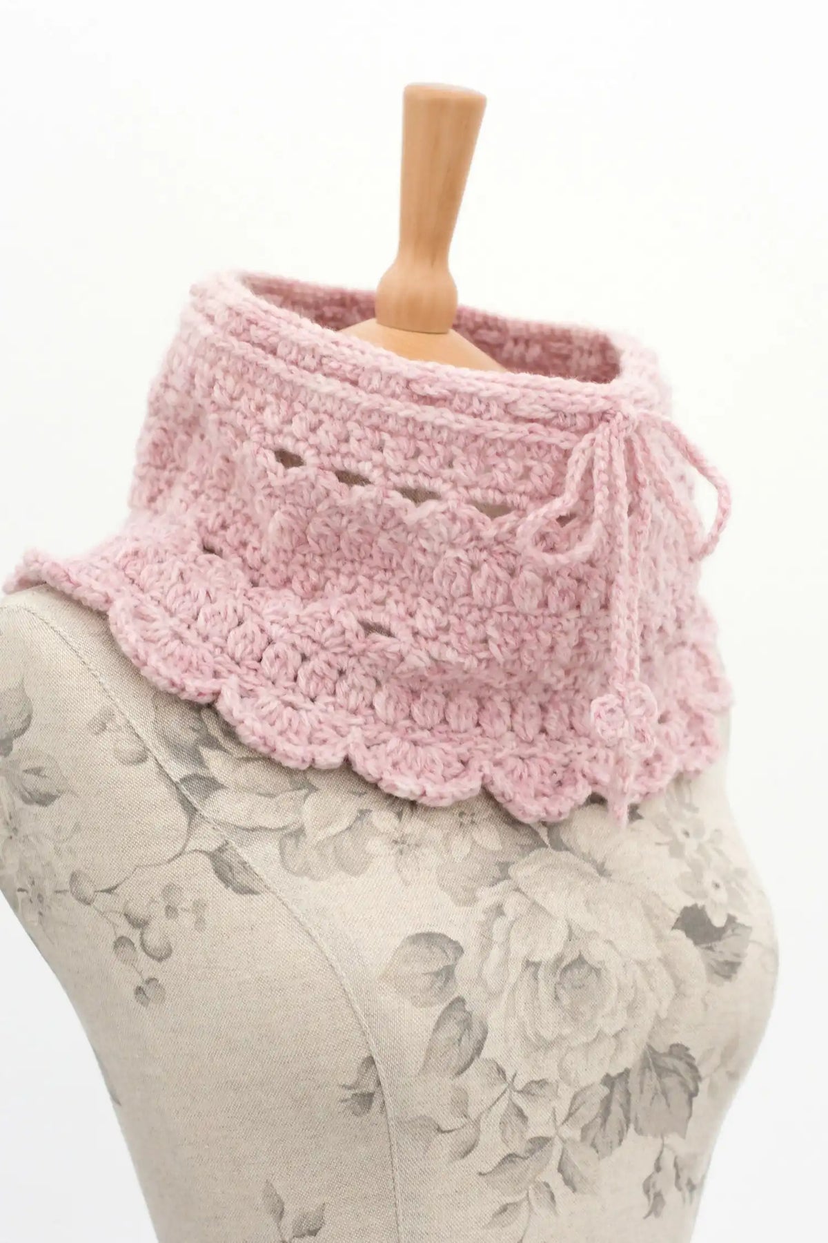 Secret Garden Neck Warmer (Crochet)