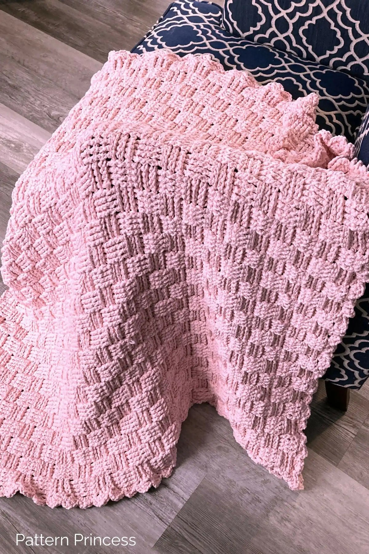 Blush Glam Chunky Blanket (Crochet)