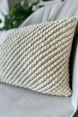 Aubrey Pillow (Crochet)