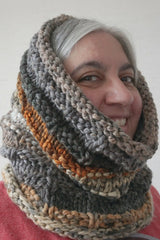 Rustic Hooded Cowl (Knit)
