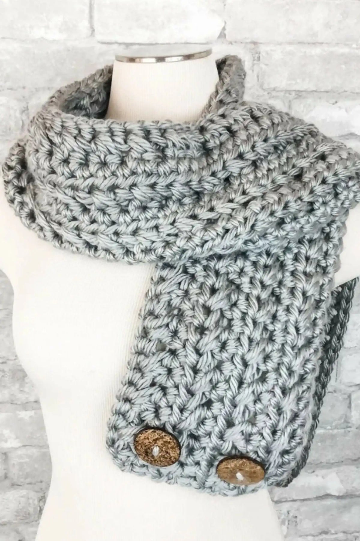 Jolie Button Scarf (Crochet)
