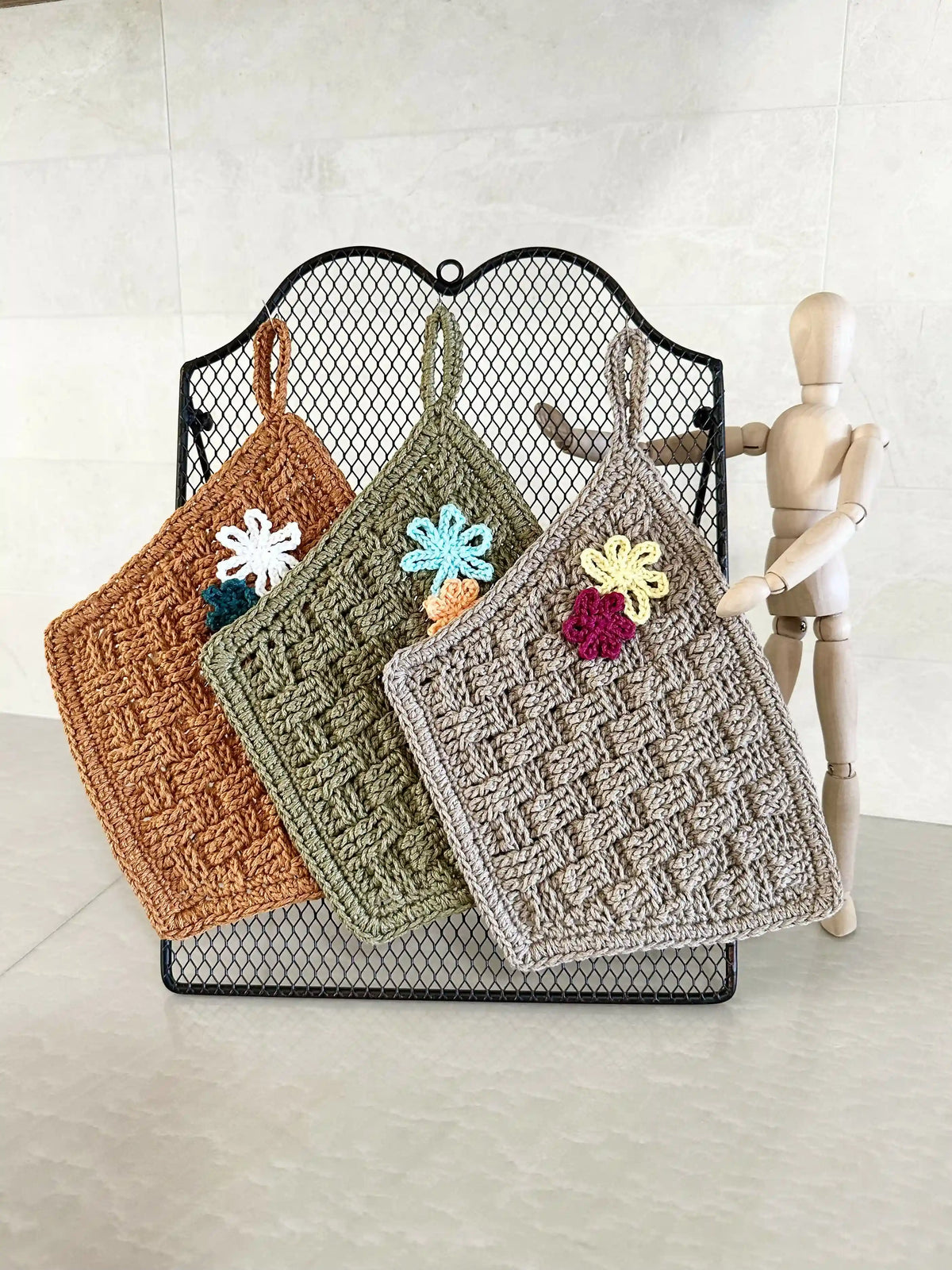Wicker Basket Trivet or Potholder (Crochet)